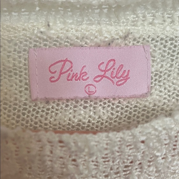 Pink Lily Heart Pattern Sweater - Picture 2 of 4